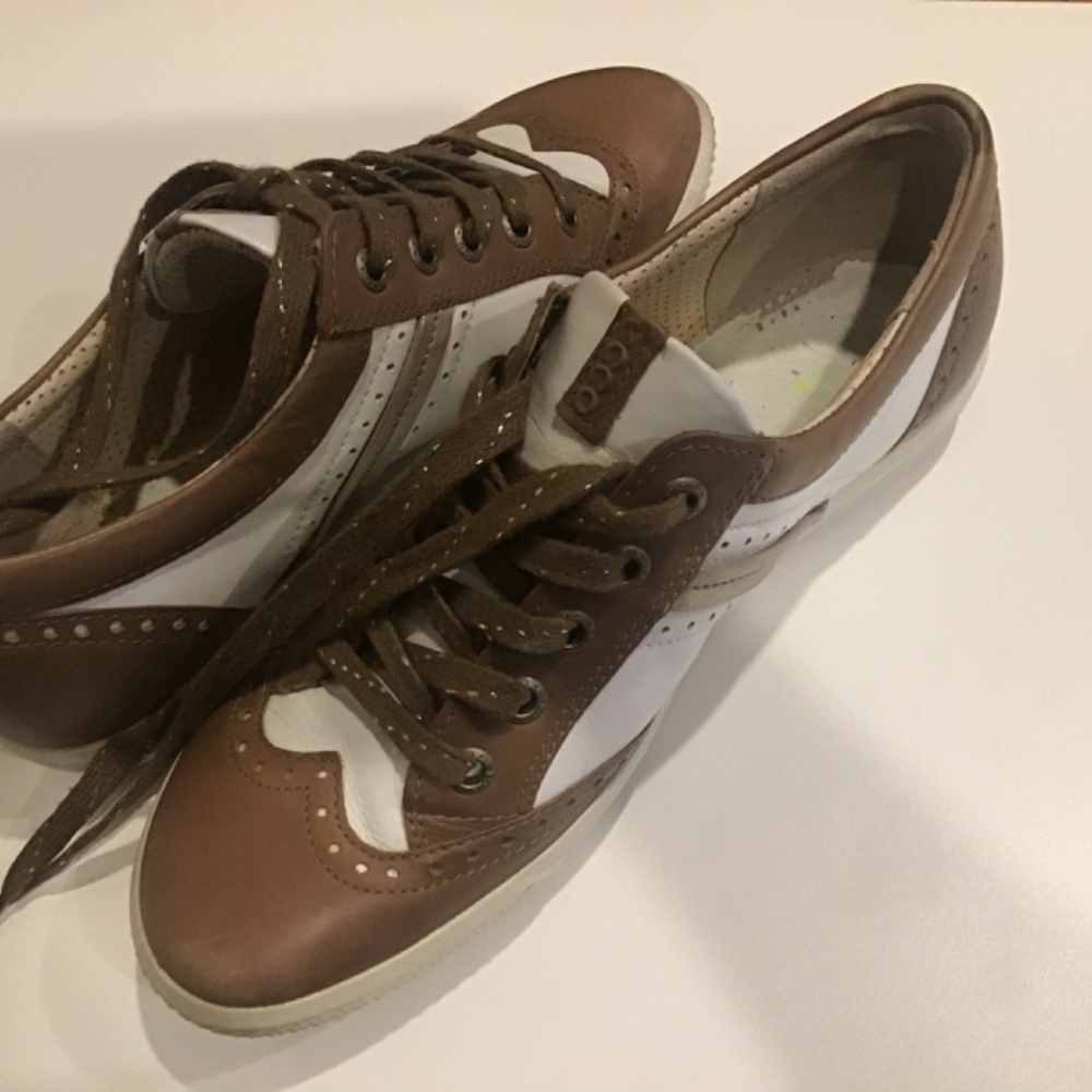 Sneakers - Picture 3 of 8